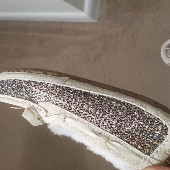 UGG Shoes - Picture 12 of 12